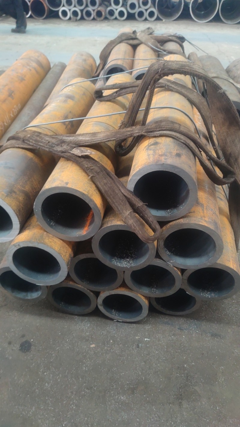 贞丰贞丰贞丰15CrMoG无缝钢管切割